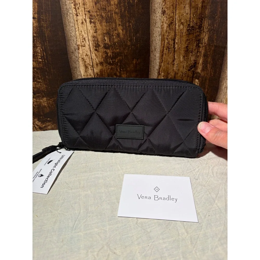 Vera Bradley Ultralight RFID Accordion Wristlet Black Quilted NWT 27128-481